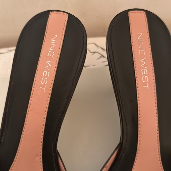 Shoes - Picture 2 of 7